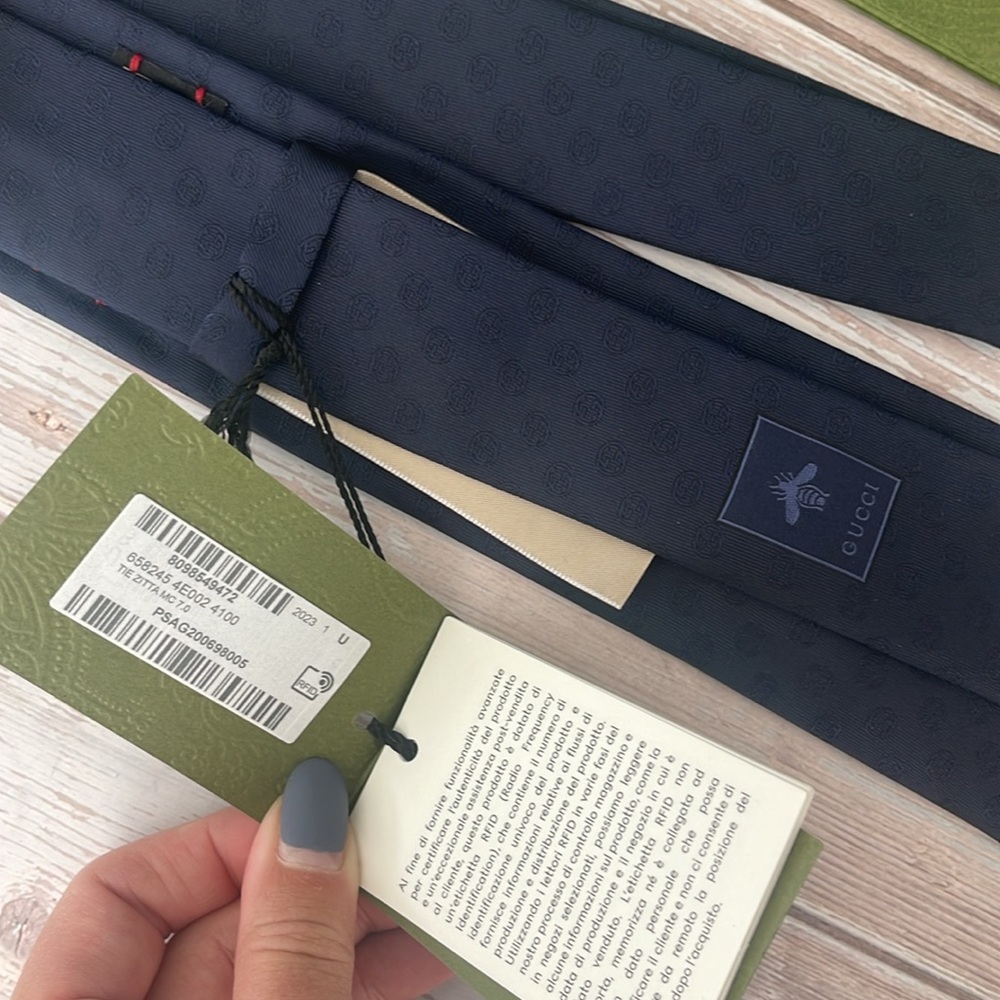 $350 NEW Authentic GUCCI Navy Blue Tie gift for him + paper bag GG LOGO - Picture 7 of 13